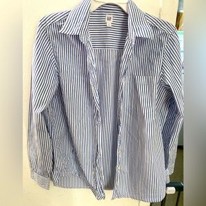 Gap button down shirt